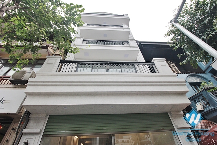 Renovated house for rent to make an office or restaurant in Tay Ho, Ha Noi
